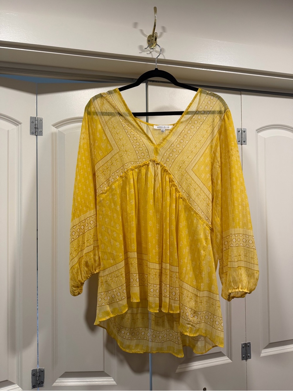 ROSE & OLIVE Yellow Sheer Blouse - Size Large - EUC